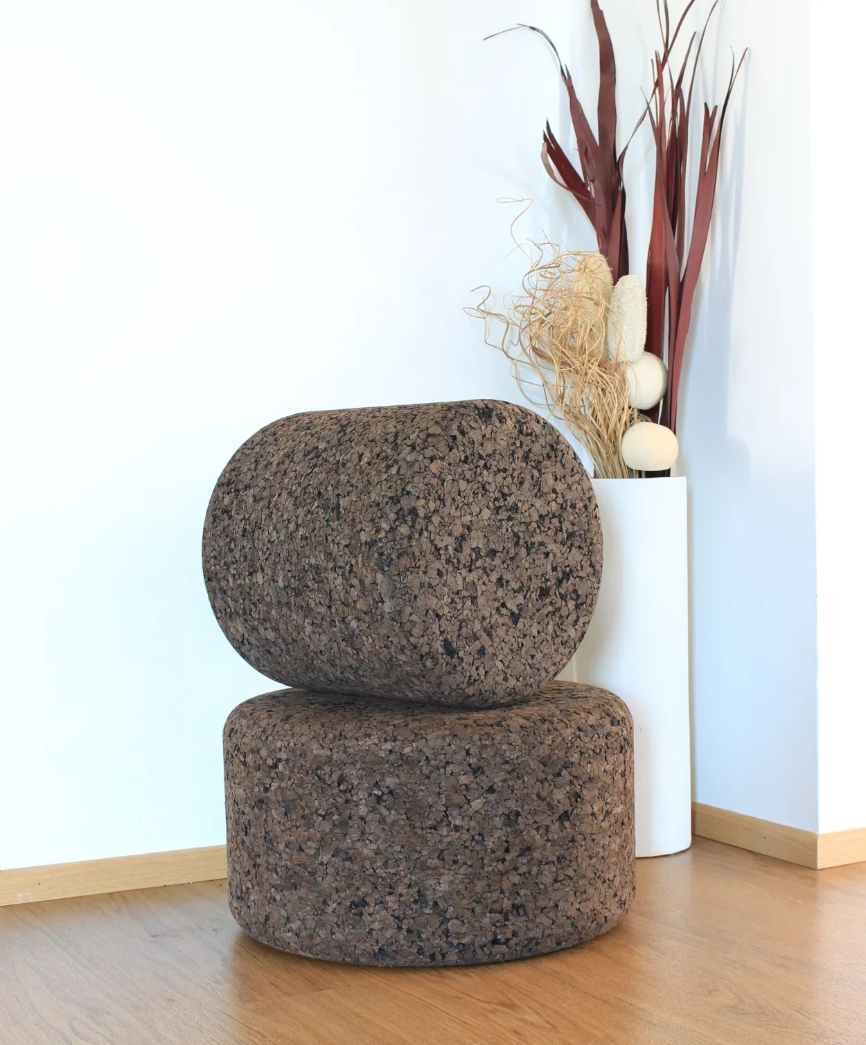 Designový korkový taburet vyšší