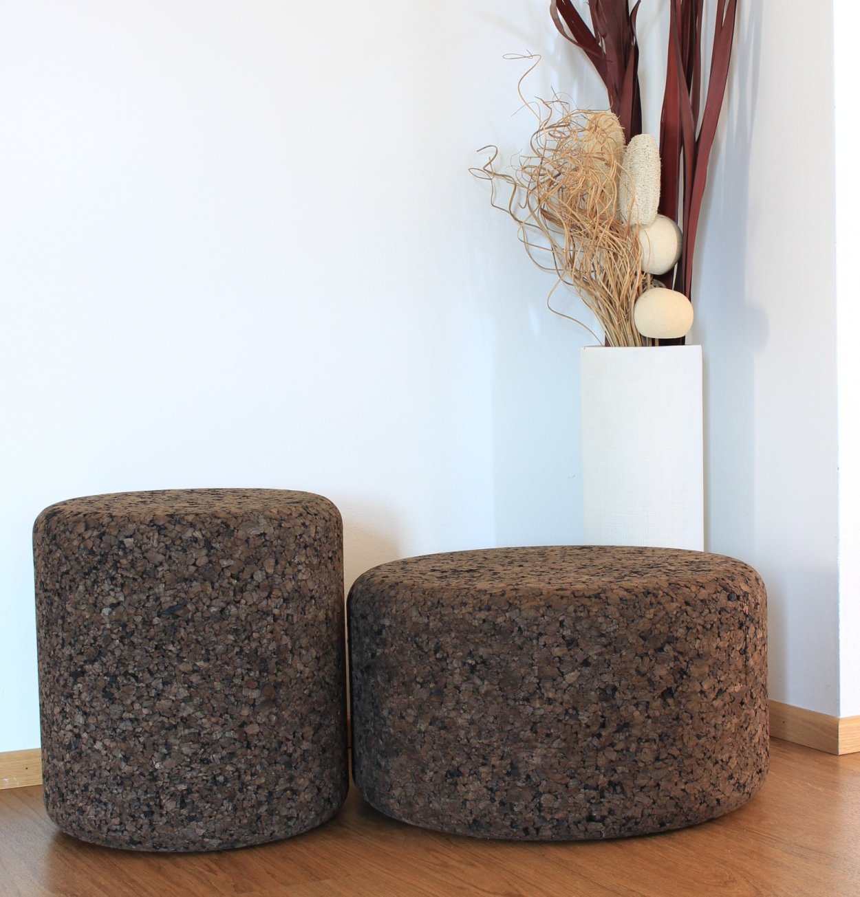 Designový korkový taburet vyšší